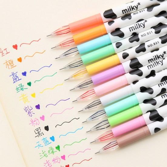 10 pz 0.38mm Penne Gel Impugnatura Comoda Portatile Inchiostro Uniforme Creativo Scrittura Liscia Multicolor Design Della Mucca Firma Penne Forniture Per Ufficio