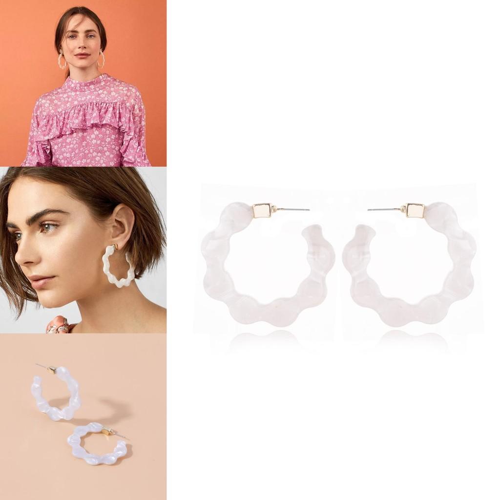 Ohmei Kuai Jing Fashion-forward White Acetate Alloy Flower Edge Earrings For Weddings