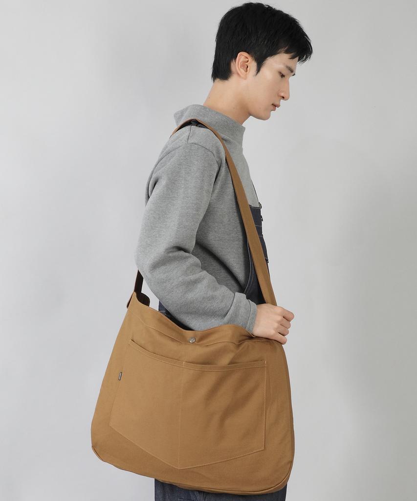 Saintcrew Round Volume Pentagon Pocket Crossbody Bag Rvp-150 Camel
