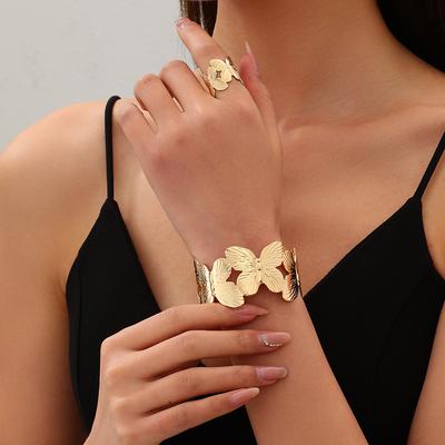 Fashion Butterfly Metal Texture Embossed Opening Bracelet Elegant Simple Niche Design Jewelry Gift