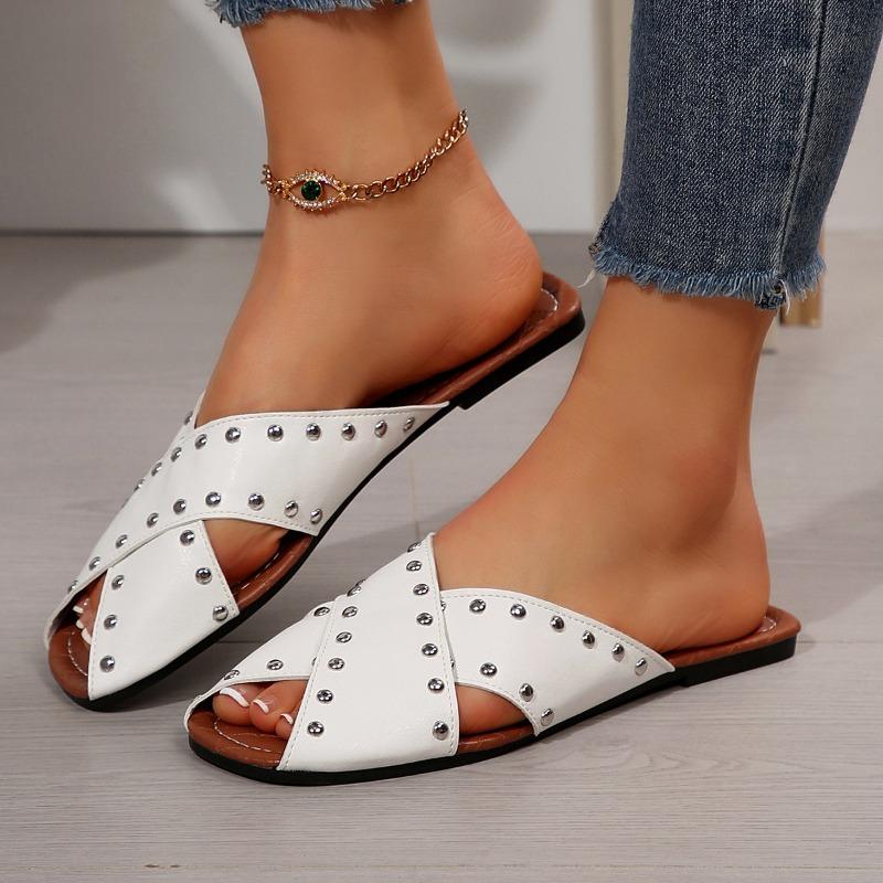 Summer 2025 New European and American Roman-style Sexy Riveted Flat Heel Fashionable Women's Slippers in Large Sizes 36-42