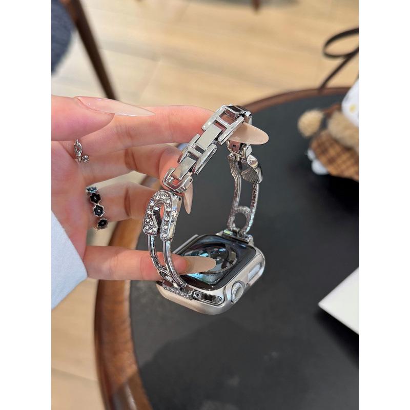Compatible Strap for Huawei GT654, Fit4, Xiaomi 9Pro & Apple 11 - Hollow Inlaid Diamond Design