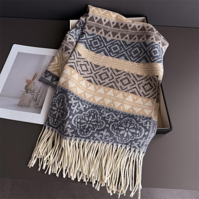 

2025 Winter Warm Women Scarf Designer Imitation Cashmere Thicken Shawl Pashmina Scarves Female Wrap Blanket Foulard 67x200cm