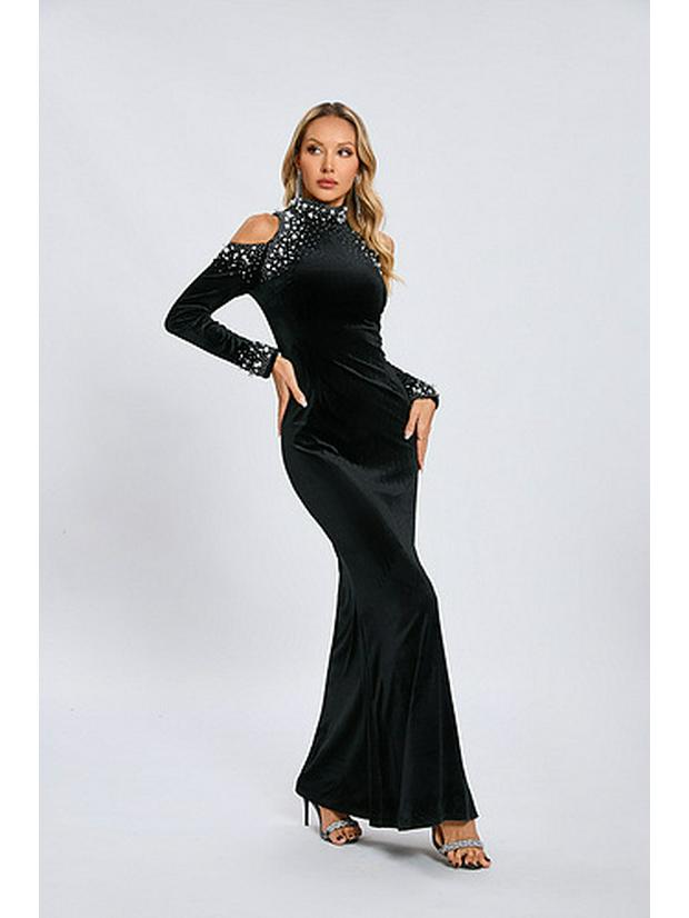 

Черное элегантное платье с высоким воротником и длинными рукавами