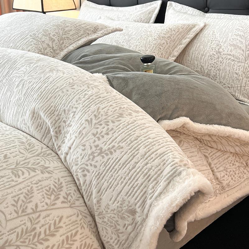 Thickened Milk Fleece Bed Four-Piece Set, Light Luxury High-End Coral Fleece Flannel Quilt Cover, Bed Sheet Three-Piece Set