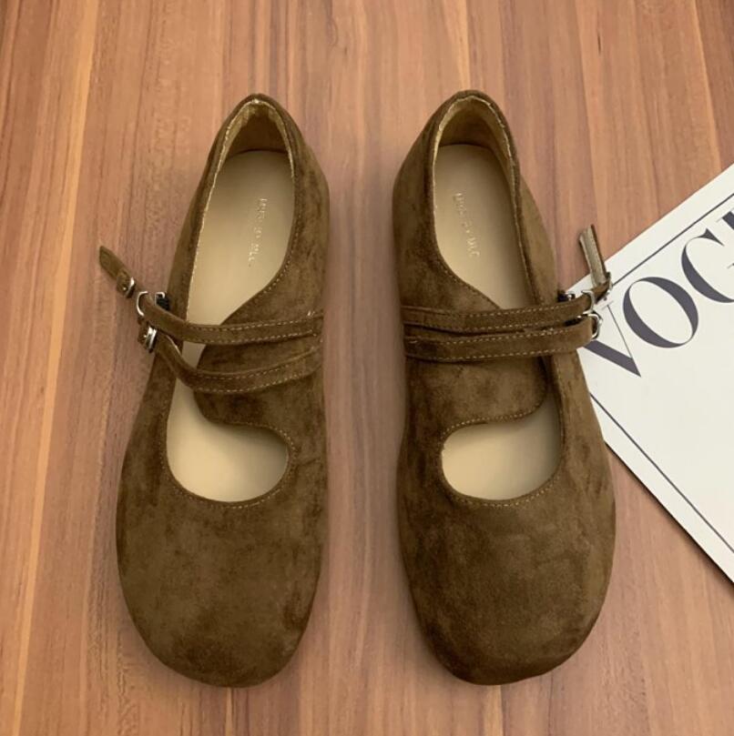 Novelty Split Toe Flat Shoes Woman Leather Mary Jane Shoes Japanese Trotters Flats Ankle Bele Tabi Ninja Loafers Women Ballet