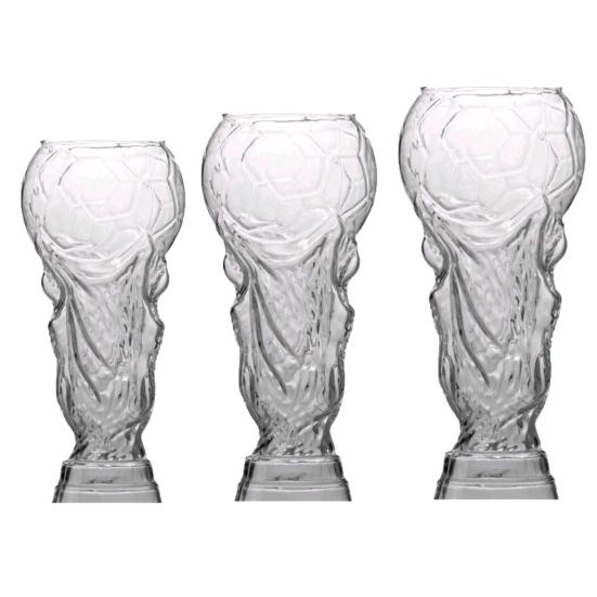 Trophäen-förmiges Bierglas Kreativer Fußball-Design-Becher Neuheit Trinkbecher