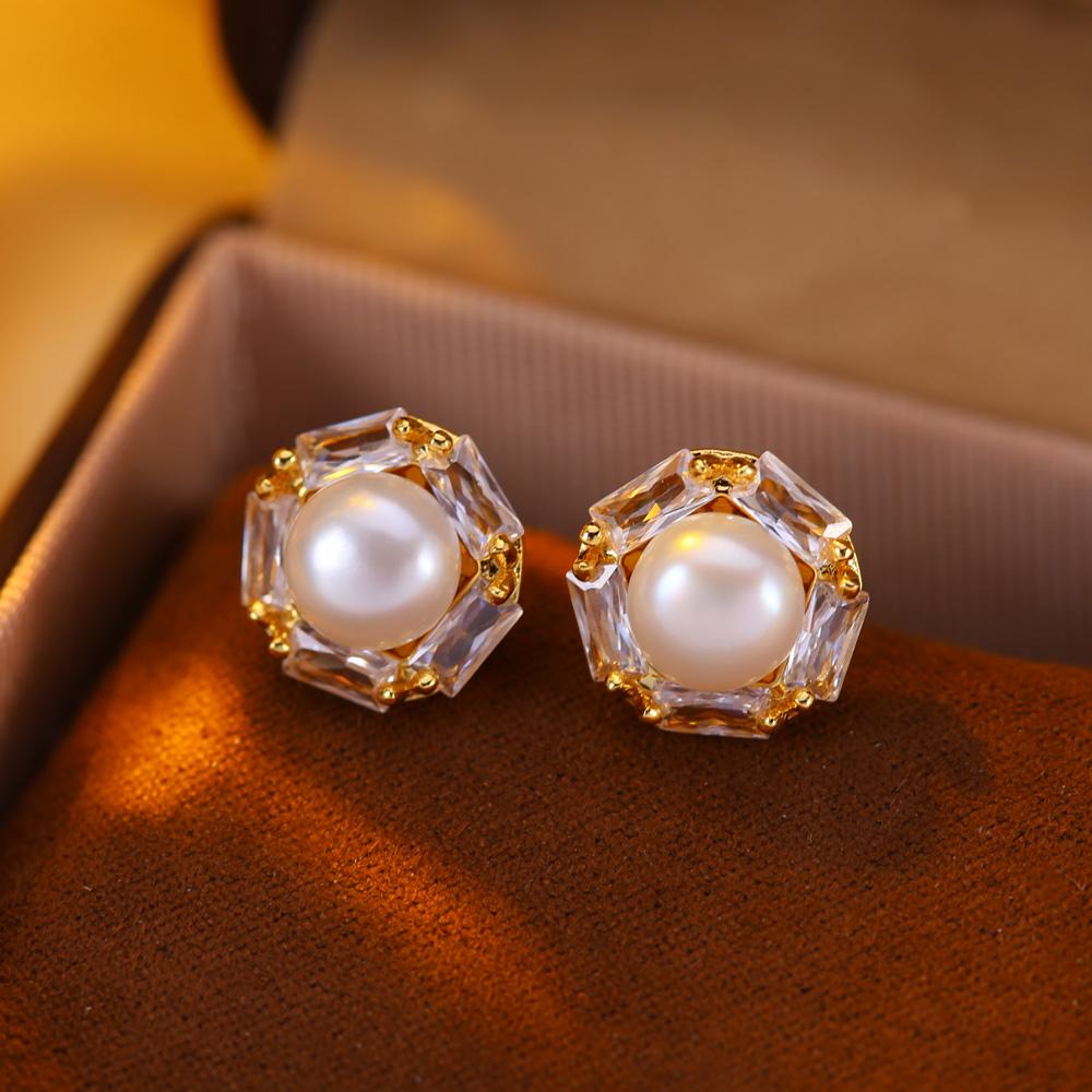 Náušnice z prírodných sladkovodných perál Módne perlové napichovacie náušnice s kubickými zirkónmi Pre ženy Párty šperky