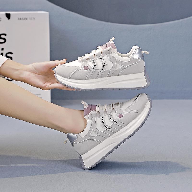 

Korean version of the new dad shoes women s autumn student running sports street shooting Forrest Gump shoes women A 35 бежевый