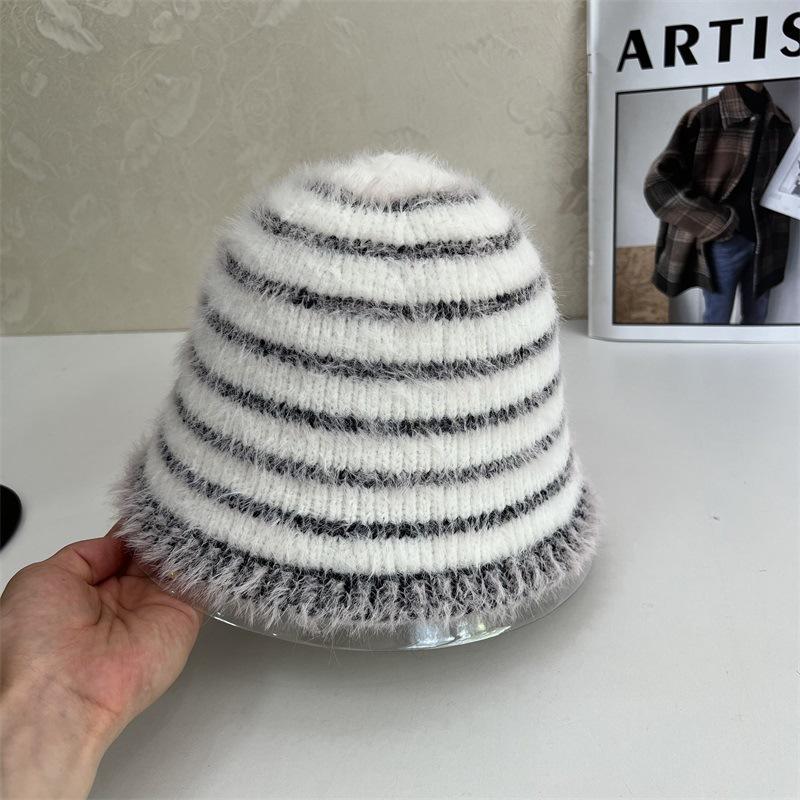 

Striped color matching plush bucket hat women autumn and winter plain face covering warm face small knitted bucket hat M（56-58cm） серый