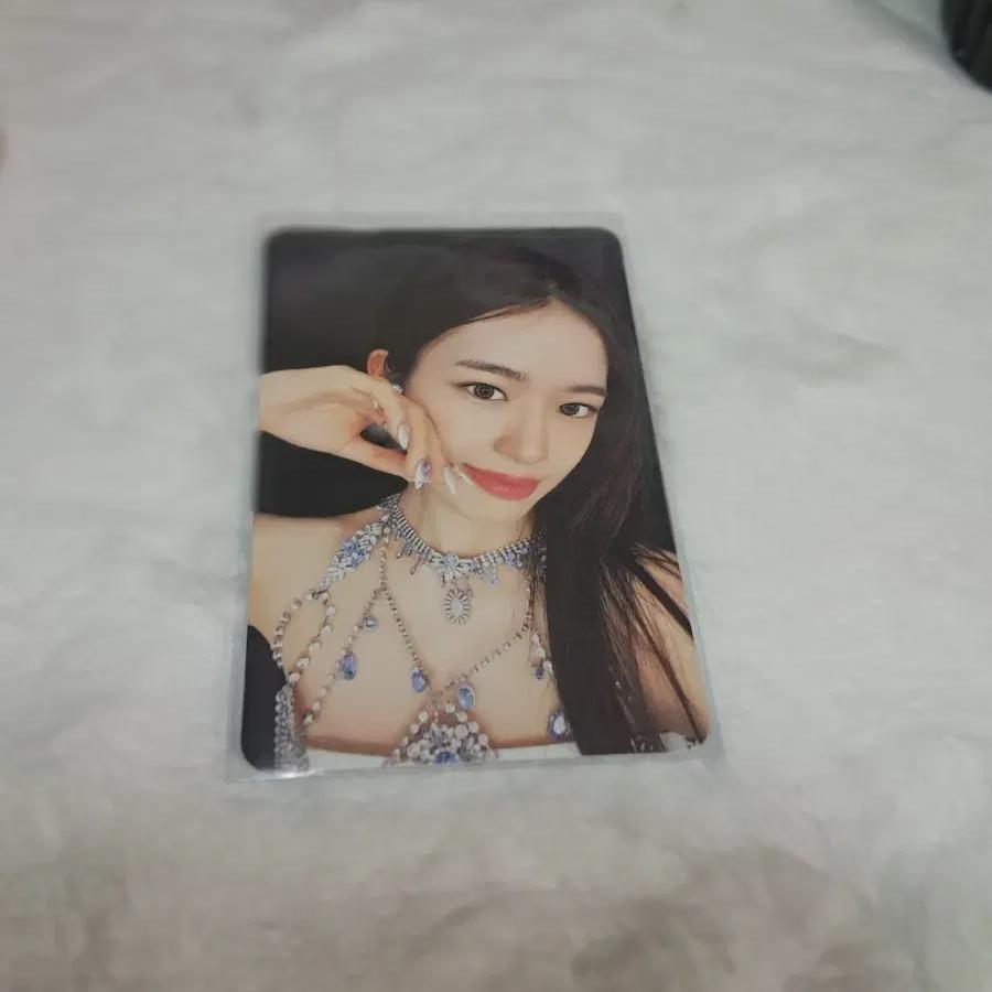 

IVE Фотокарточка Ан Юджин Love Dive