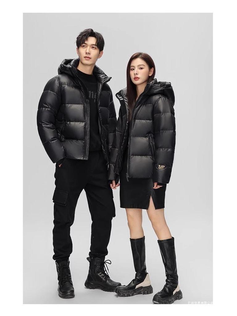 Men's Black Gold Short Down Jacket 2026: New Trendy Style, Unisex Thickened Goose Down Coat for Warmth.