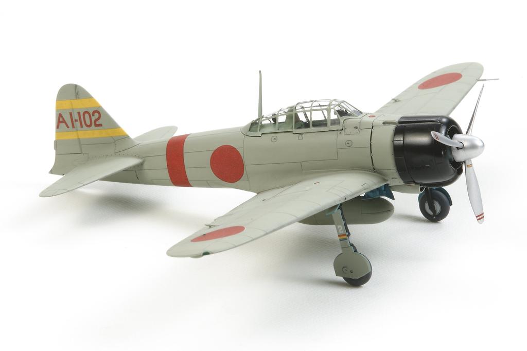 Tamiya 1/72 Warbird Collection No. 80 Japanese Navy Mitsubishi A6M Zero Type 21 Carrier Fighter Plastic Model Kit 60780