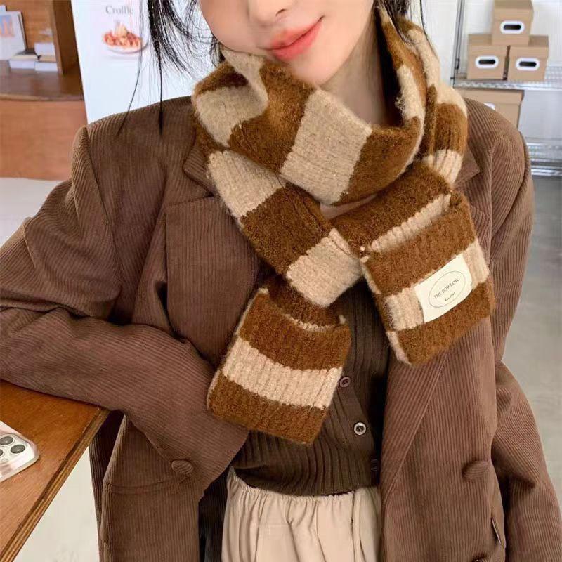 Fashion Contrasting Color Striped Scarf Women's Vintage Knitted Scarf Casual Versatile Warm Cold Scarf With Hand Pocket