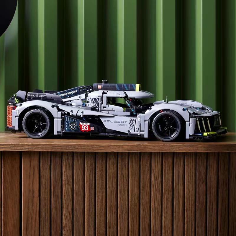 LEGO Technic PEUGEOT 9X8 24H Le Mans Hybrid Hypercar 42156