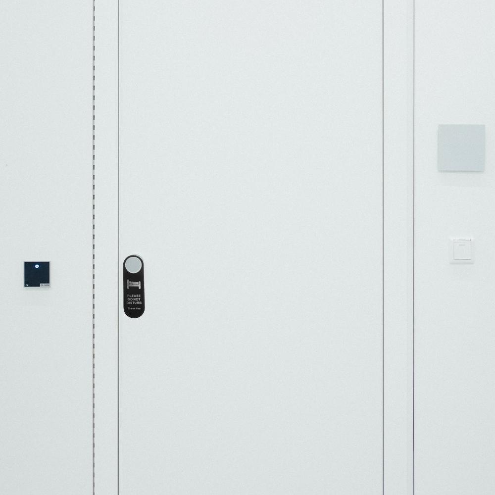 Hotel Bulletin Board Door Hanger Tags Cleaning Label Door Knobs Hanger Pendant Do Not Disturb Signs