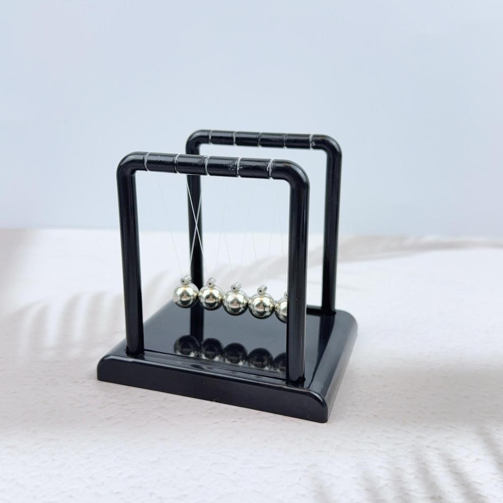 Classic Newton's Cradle Small Pendulum: Creative Physics Decompression Balance Toy