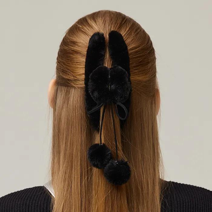 Pom-pom Hair Clip _ Black