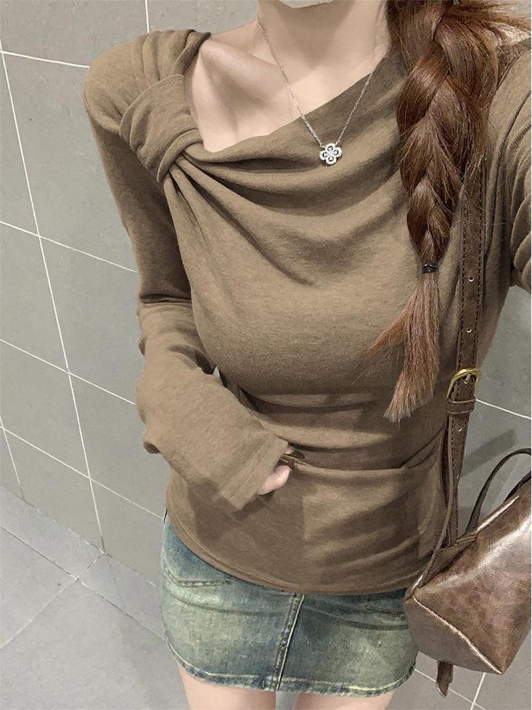 Korean Off-Shoulder Twist Long-Sleeve Slim-Fit T-Shirt for Women, Autumn/Winter Design, Base Layer Top