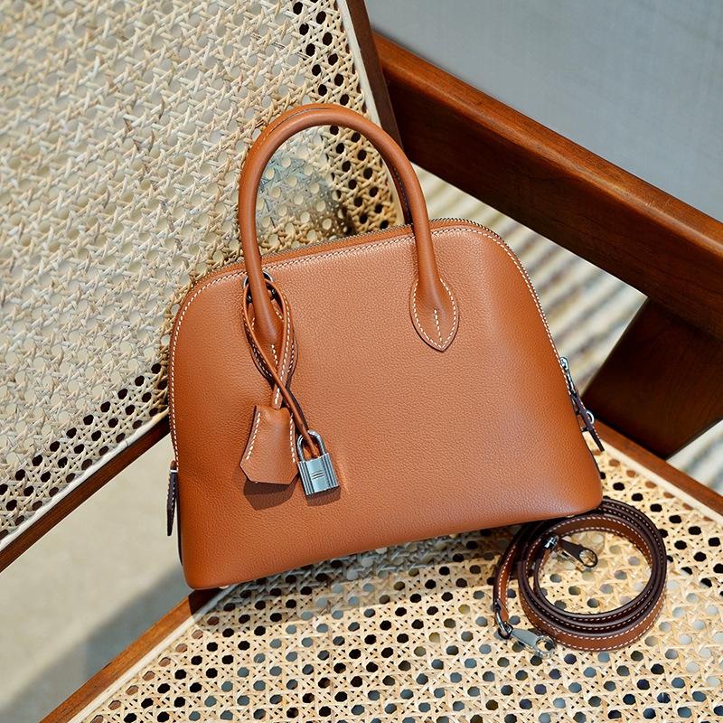 First Layer Cowhide Handheld Women's Bag, High-end Niche Design, Shell Bag, Simple and Versatile Mini Messenger Bowling Bag