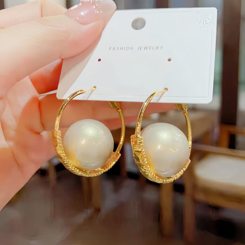 Earrings combined with large links, exaggerated personality, unique design sense, cold wind earrings, simple and versatile atmospheric earrings