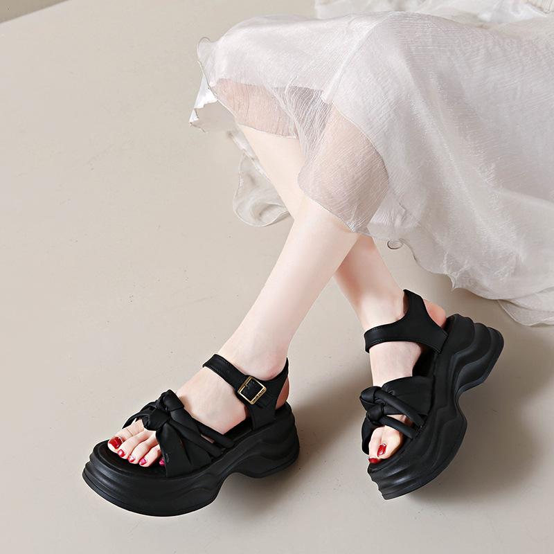 Sandals Women's Summer 2025 New Super Fire Casual Fashion Non-slip Comfortable Versatile Soft Bottom One-word Buckle Skirt