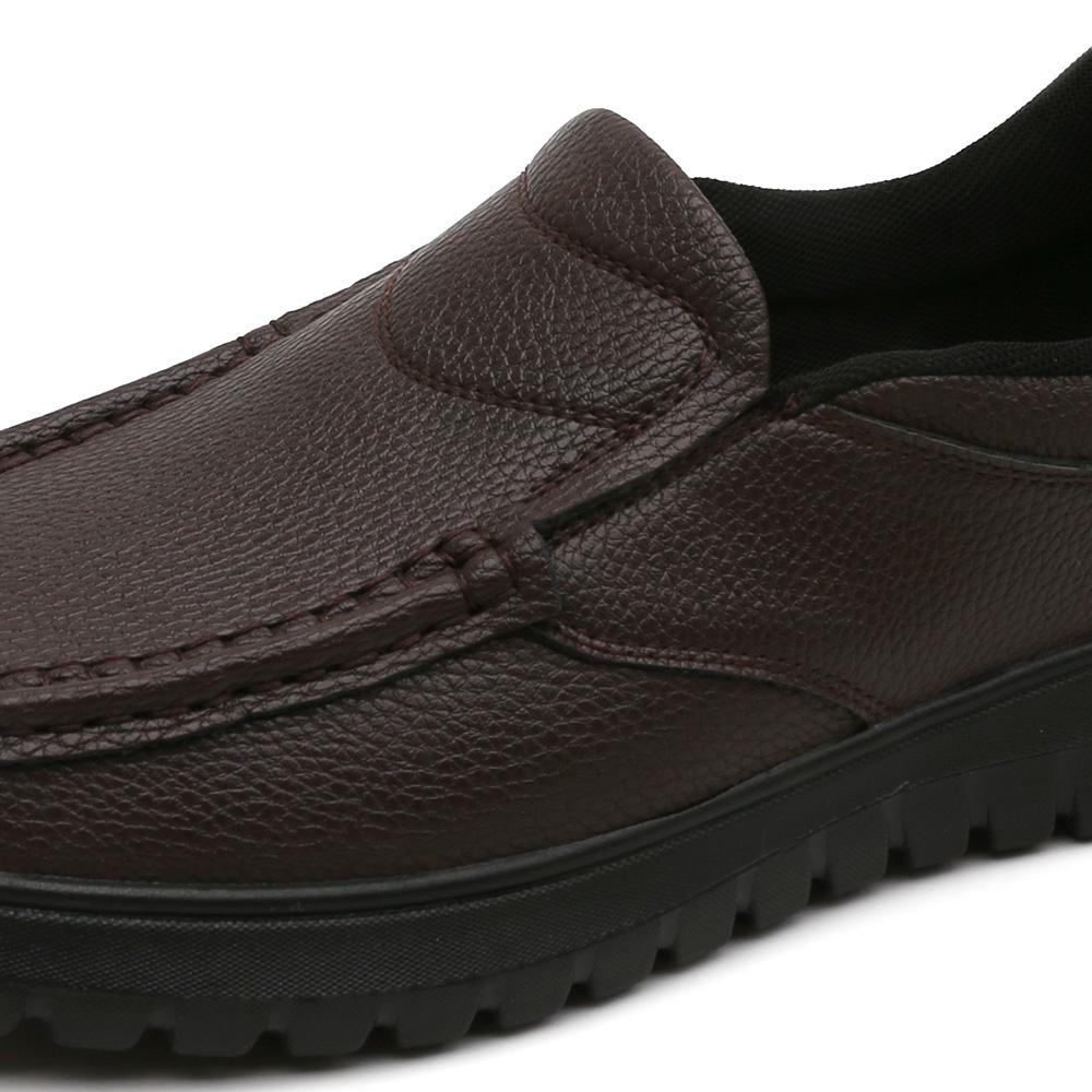 Roadwalk Casual Baroin Slip-On (Brown)