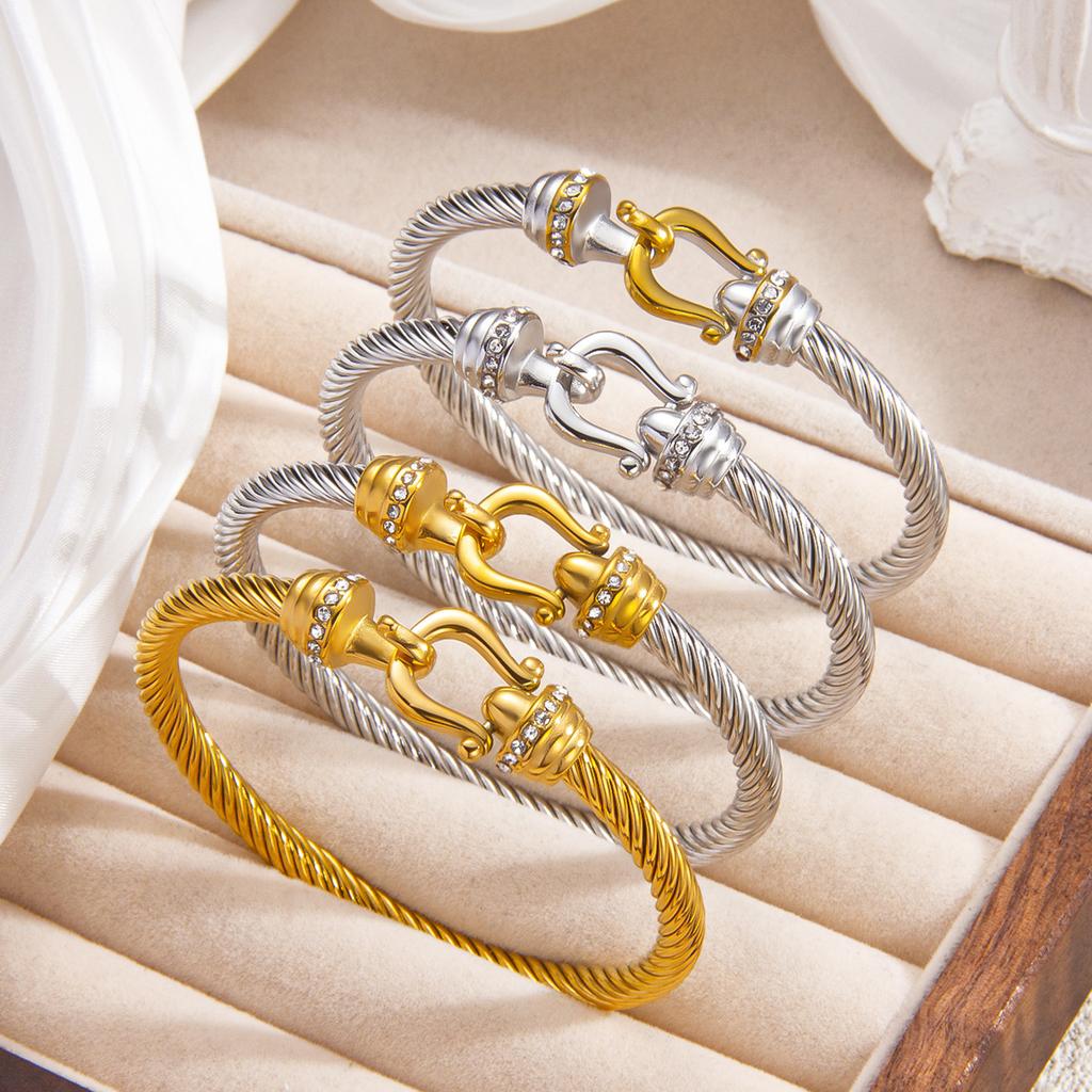 Bent Hook Buckle Bracelet Titanium Steel 18k Gold-plated Twist Bracelet European and American Adjustable Diamond-encrusted Women's Gold Bracelet