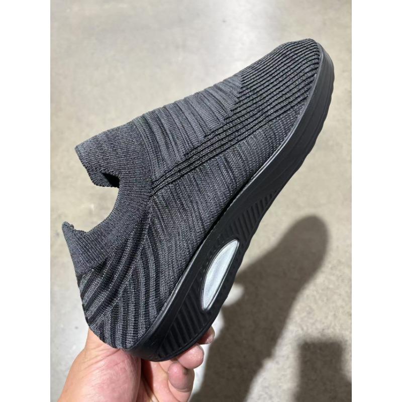 

Жіночі спортивні туфлі Flyknit з м якою підошвою проти ковзання, сіткою та повітряною подушкою 43 темно-сірий колір