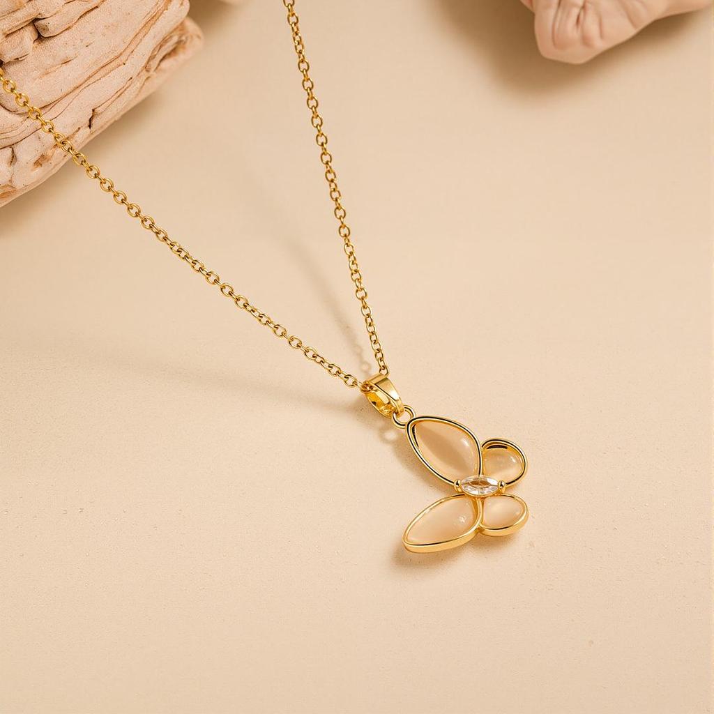 Elegant Crystal Cat Eye Butterfly Copper Pendant Necklace for Women - Niche Light Luxury Design, Tarnish-Resistant Clavicle Chain