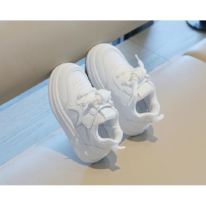 Spring and autumn new children's white sneakers, boys' sports shoes, lightweight girls' casual sneakers, soft-soled baby shoes