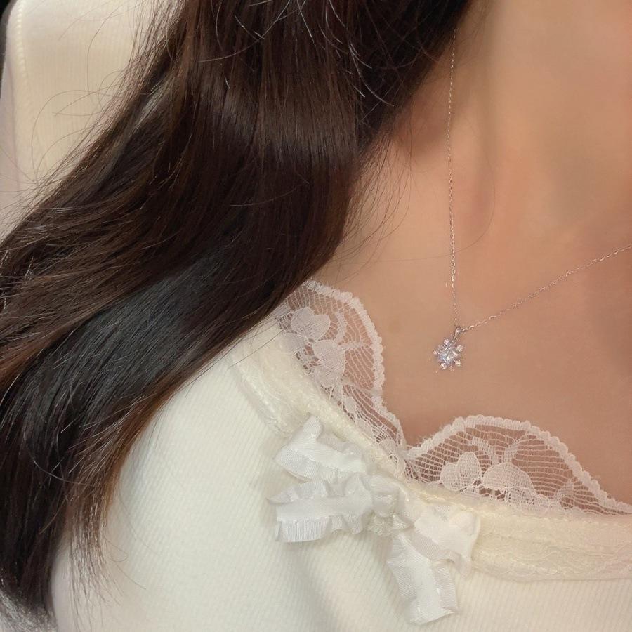 S Zircon Snowflake Necklace Female Collarbone Chain Simple Neck Chain Tide