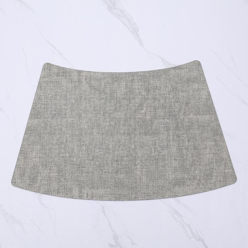 

Di Rui En Fan-Shaped Leather Placemat