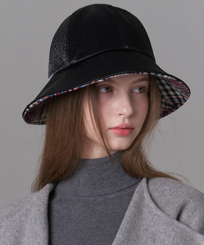 Hwaiteusaenjeu Purple Label Velvet Round Bucket Hat Liverpool Black