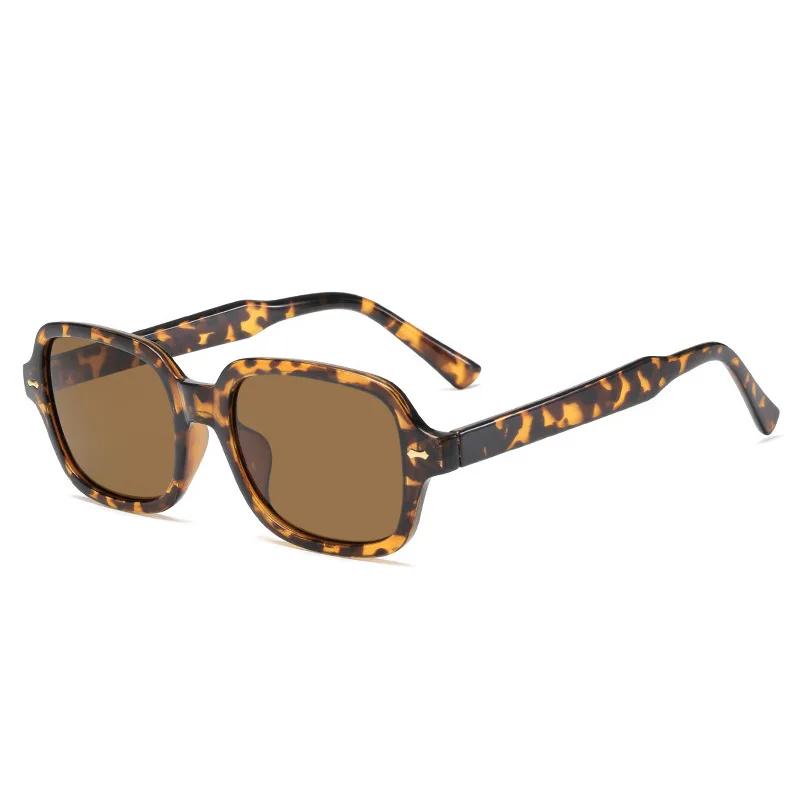 

Classic Vintage Square Shape Sunglasses for Women Fashion Small Frame Yellow Black Sun Eyeglasses Male Female Vintage Retro Rivet Morror Oculos De Sol