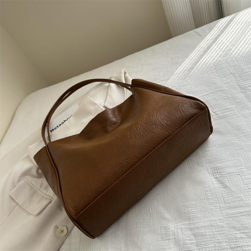 Pu Large Tote Bag For Women With Magnetic Closure And Inner Pocket For Daily Use