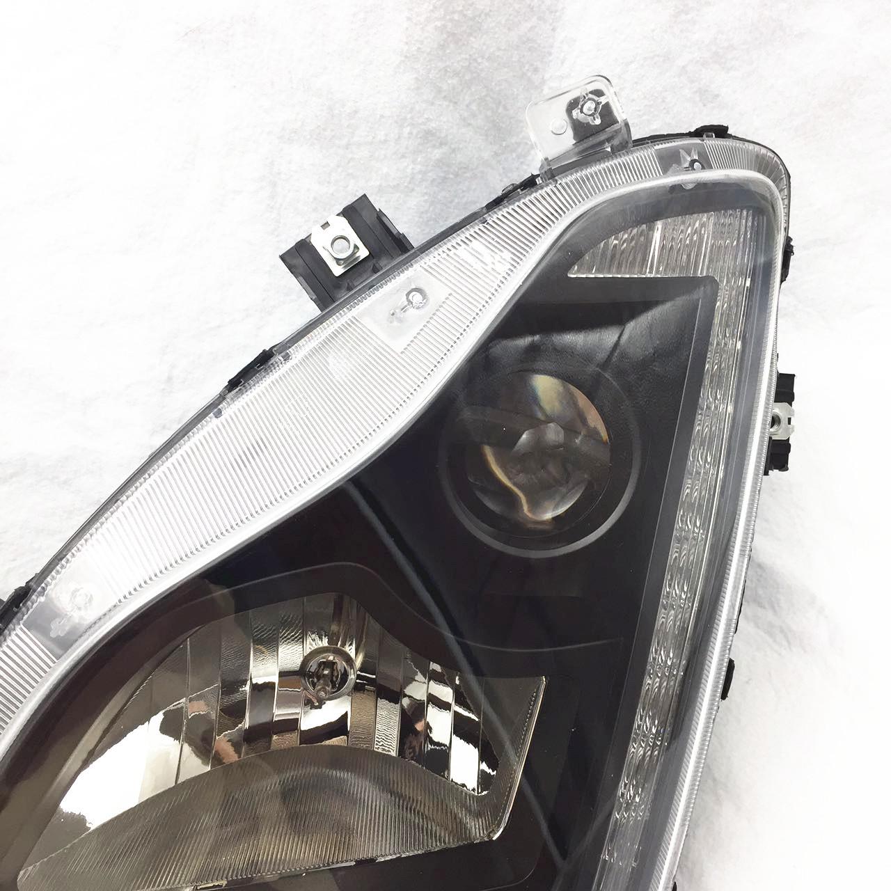 

Compatible Headlight Assembly for Dongfeng Tianlong KL/KX/KR/VL/VR Models Standard, Passenger Right