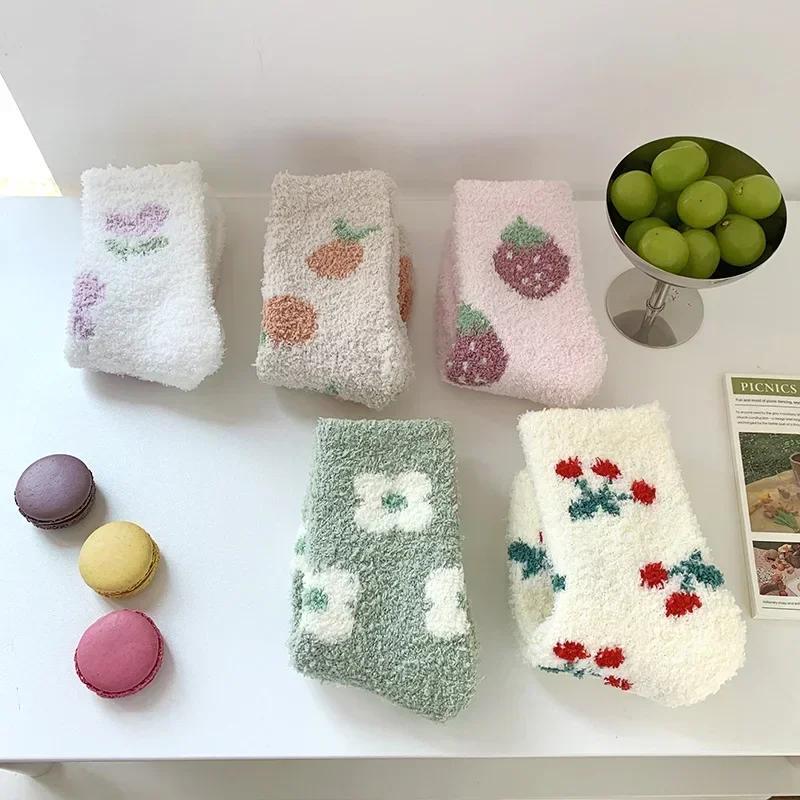 Japon Kawaii Sevimli Çoraplar Sonbahar Kış Kalın Sıcak Yumuşak Peluş Kadın Çorapları Mercan Polar Termal Ev Giyimi Yerde Uyku Çorapları