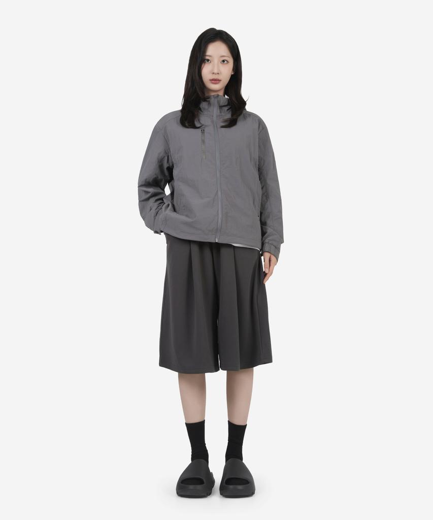 Beokeuldaun Comfort One-Pleat Long Wide Bermuda Sweatpants (Charcoal)