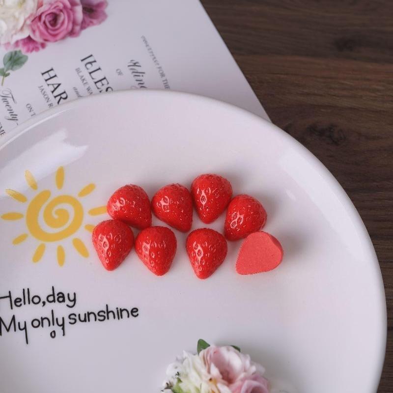 10Pcs Simulation Miniature Strawberry Resin Craft Accessories Handmade 3D Strawberry Decorative Figurine