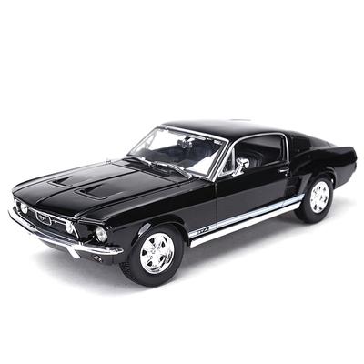 PLL18 Maisto 1:18 1967 Ford Mustang GTA Fastback Sports Car Static Simulation Die Cast Vehicles Collectible Model Car Toys