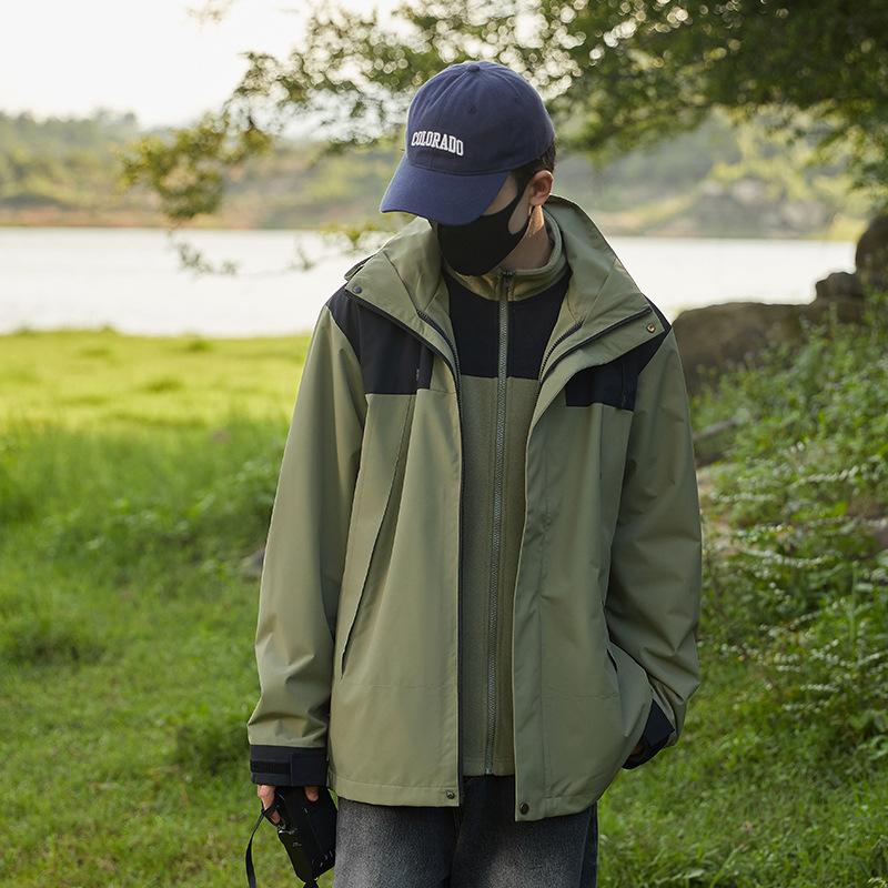 Herbst und Winter Neue Drei-in-Eins-Paare Abnehmbare Innenauskleidung Mit Kapuze Winddichte Bergsteigerbekleidung Warme Outdoor-Hardshelljacke