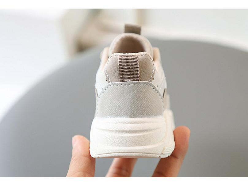 Children's Leather Sports Shoes: Soft, Breathable & Stylish Casual Sneakers for Kids Aged 1-6, Perfect for Spring and Autumn.