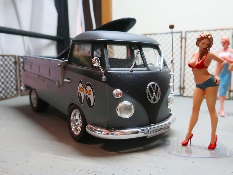 

[USED] VW Type 2 Pickup, Lowered, with Surfboard, Volkswagen Bus