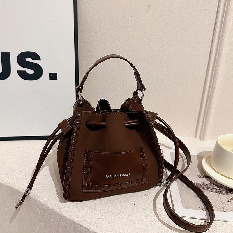 Portable Shoulder Bags Are Popular Today, New Trendy Spring and Summer Fashion Women's Bags, Messenger Bags, Solid Color Bucket Bags.