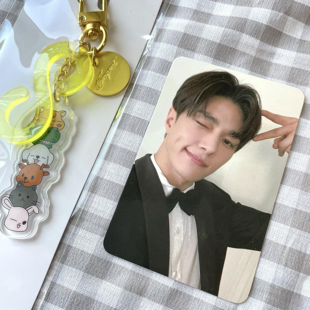 

[USED] INFINITE Myungsoo Trading Card LIMITED EDITION & Keychain