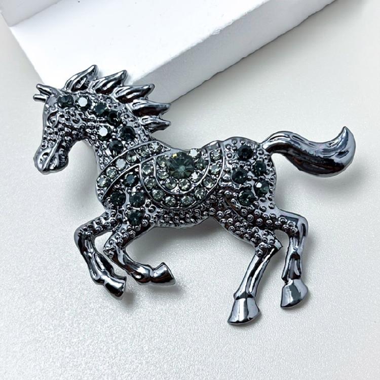 Elegant Equestrian Enamel Brooch with Crystal Accent Metal Pin Fashion Clothing Accessory for Daily Accessorizing
