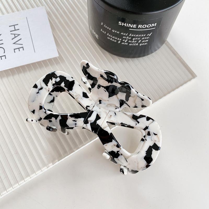 Korean Style Cow Print Hair Claw Set With Beautiful Geometric Design And Handcrafted Quality For Women