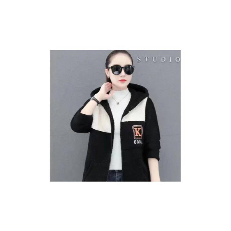 Damski sweter-płaszcz z haftem, blokami kolorów, z wełny jagnięcej - Średniej długości, podszyty polarem, sztuczne futro, luźny krój, Moda jesień/zima