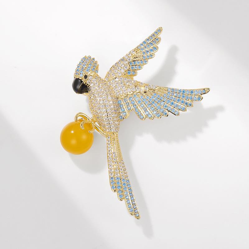 Bo Xin Yun Elegant Zirconia Parrot Brooch with Agate Accents - Sophisticated Bird Pin for Clothing Accessories